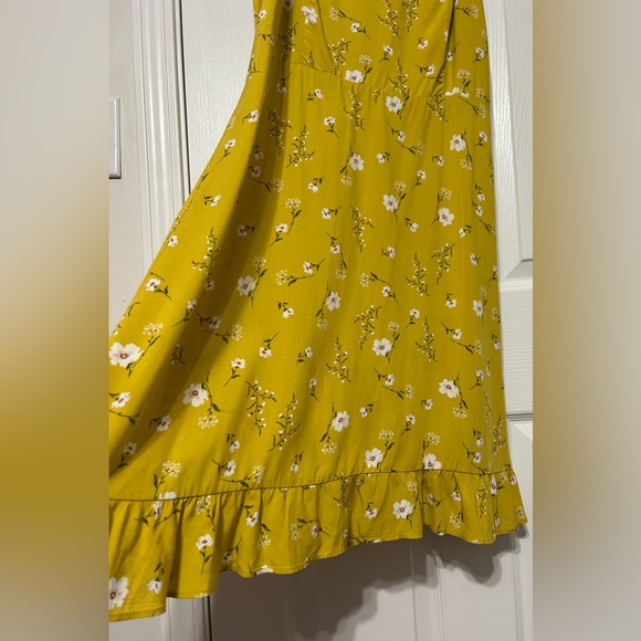 Old Navy Yellow Floral Cami Dress Smocked Back Sundress NWT Women’s Size Tall L - Picture 4 of 6